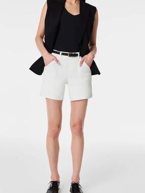 SPANX White Twill Pull On Shorts Size M